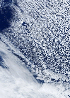 Images Dated 30th January 2013: Cloud Vortex Street Print