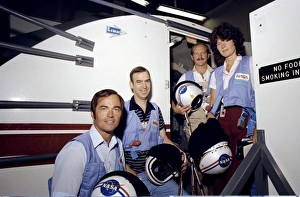 Crew of space shuttle mission STS-7 C013/7897 Crew of space shuttle mission STS-7 C013/7897
