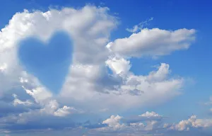 Images Dated 30th August 2007: Heart shape in clouds Print