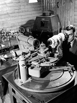 National Physical Laboratory UK Prints: High-precision spectrometer