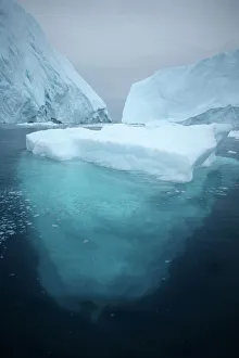 Images Dated 27th January 2011: Ilulissat Iceberg Print