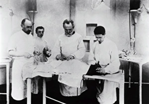 Images Dated 3rd April 2003: Ivan Pavlov in his laboratory, a black and white print