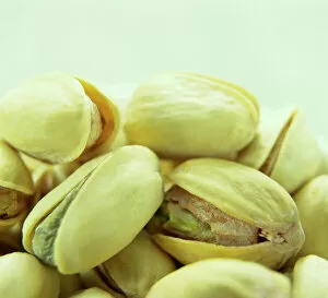 Images Dated 9th June 2003: Pistachio nuts