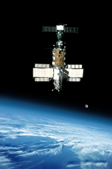 Salyut 7 space station in orbit, 1980s C016/6372 Salyut 7 space station in orbit, 1980s C016/6372
