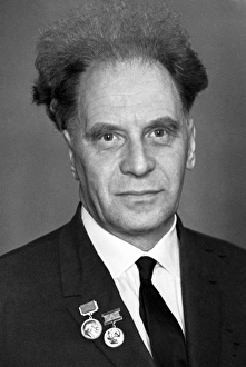 Prints of Sergei Nikolaevich Vernov (1910-1982), Soviet physicist. Vernov pioneered cosmic rays experiments in the stratosphere using radio balloons carrying specially designed equipment Images Dated 2008 September: Soviet physicist Sergei Vernov Print