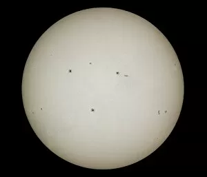 Images Dated 9th April 2001: Sunspots