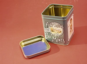 Food Storage Containers Prints: Tin box