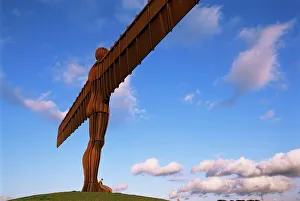 Angel of the North, sculpture by Anthony Gormley, Newcastle-upon-Tyne, Tyne and Wear Angel of the North, sculpture by Anthony Gormley, Newcastle-upon-Tyne, Tyne and Wear