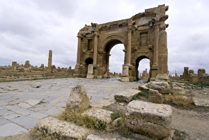 Arch of Trajan, Roman ruins, Timgad, UNESCO World Heritage Site, Algeria Arch of Trajan, Roman ruins, Timgad, UNESCO World Heritage Site, Algeria