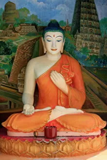 Images Dated 18th February 2006: Buddha, Dharmikarama Burmese temple, Penang, Malaysia, Southeast Asia, Asia