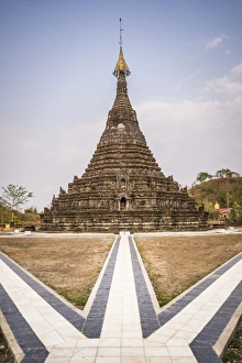 Buddhist temple ruins in Mrauk U, Rakhine State, Myanmar (Burma), Asia Buddhist temple ruins in Mrauk U, Rakhine State, Myanmar (Burma), Asia