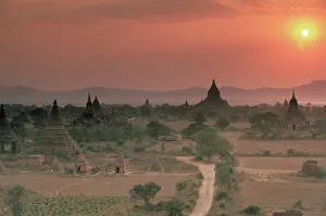 Buddhist temples at archaeological site, Bagan (Pagan), Myanmar (Burma), Asia Buddhist temples at archaeological site, Bagan (Pagan), Myanmar (Burma), Asia