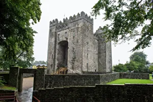 Bunratty Castle, County Clare, Munster, Republic of Ireland, Europe Bunratty Castle, County Clare, Munster, Republic of Ireland, Europe