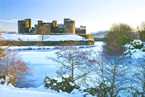 Cardiff Tourist Attractions Prints: Caerphilly Castle in snow, Caerphilly, near Cardiff, Gwent, Wales, United Kingdom, Europe