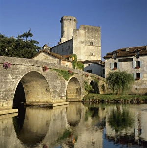 Colorful European Towns Prints: Chateau de Bourdeilles and Dronne River, Bourdeilles, Dordogne, Aquitaine, France, Europe