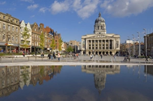Images Dated 4th January 2000: Council House reflected in infinity pool print