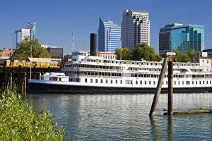 Delta King Paddle Steamer in Old Town Sacramento, California, United States of America Delta King Paddle Steamer in Old Town Sacramento, California, United States of America