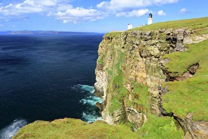 Scottish Coastline Images Prints: Dunnet Head and lighthouse, Caithness, Highlands, Scotland, United Kingdom, Europe