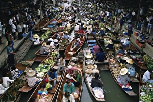 Images Dated 17th January 2000: Floating Market Print, Bangkok Thailand