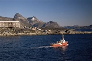 Polar Regions Travel Prints: Godthabsfjord