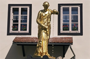 EU Travel Destinations Prints: Golden statue