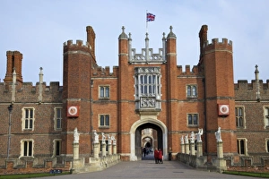 Great Gatehouse, Hampton Court Palace, Greater London, England, United Kingdom, Europe Great Gatehouse, Hampton Court Palace, Greater London, England, United Kingdom, Europe