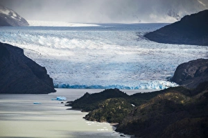 Grey Glacier (Glaciar Grey) and Grey Lake (Lago Grey), Torres del Paine National Park Grey Glacier (Glaciar Grey) and Grey Lake (Lago Grey), Torres del Paine National Park