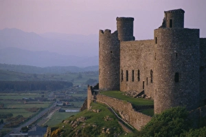 Prints of Harlech Castle, UNESCO World Heritage Site, Gwynedd, Wales, UK, Europe Harlech Prints: Harlech Castle Print, Gwynedd, Wales