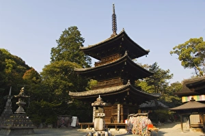 Honshu Island Travel Guide Prints: Ishiteji Temple