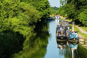 Kennet and Avon Canal at Pewsey near Marlborough, Wiltshire, England, United Kingdom, Europe Kennet and Avon Canal at Pewsey near Marlborough, Wiltshire, England, United Kingdom, Europe
