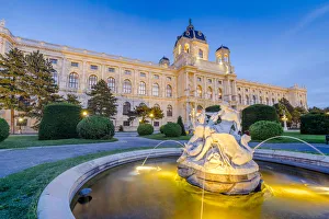 Kunsthistorisches Museum (Art History) and fountain at dusk, Vienna, Austria, Europe Kunsthistorisches Museum (Art History) and fountain at dusk, Vienna, Austria, Europe