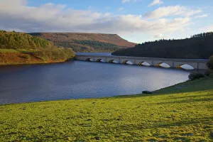Ladybower Reservoir, Derwent Valley, Peak District National Park, Derbyshire, England Ladybower Reservoir, Derwent Valley, Peak District National Park, Derbyshire, England