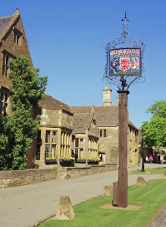 The Lygon Arms sign, Broadway, the Cotswolds, Hereford & Worcester, England, UK, Europe The Lygon Arms sign, Broadway, the Cotswolds, Hereford & Worcester, England, UK, Europe