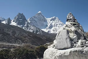 Mani stone, Solu Khumbu Everest Region, Sagarmatha National Park, Himalayas, Nepal, Asia Mani stone, Solu Khumbu Everest Region, Sagarmatha National Park, Himalayas, Nepal, Asia