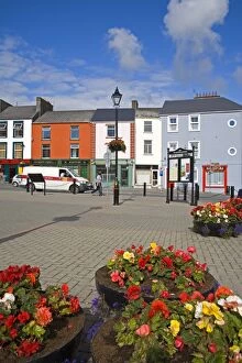 Images Dated 3rd August 2006: Market Square, Kilrush Town, County Clare, Munster, Republic of Ireland, Europe
