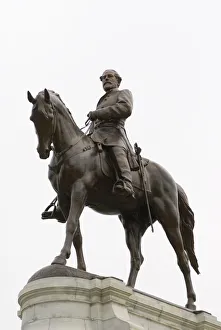 Prints of Lee statue, Monument Avenue, Richmond, Virginia, United States of America, North America Virginia Prints: Monument Avenue Lee Statue Print