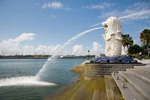 Prints of The Merlion statue, symbol of Singapore, on waterfront, Marina Bay, Singapore, Southeast Asia, Asia Singapore Prints: Merlion Print, Marina Bay, Singapore