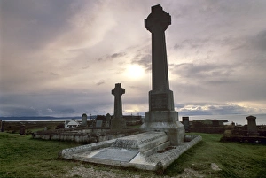 Monument to Flora MacDonald the young heroine who helped Monument to Flora MacDonald the young heroine who helped