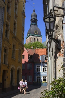 Baltic States Travel Guide Prints: Narrow streets of Riga