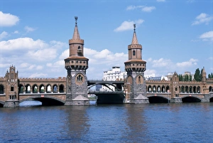 Germany Cityscapes Prints: Oberbaum Bridge and river Spree
