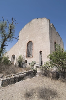 Old copper and mercury mine with the shaft in foreground, Mineral de Pozos (Pozos) Old copper and mercury mine with the shaft in foreground, Mineral de Pozos (Pozos)