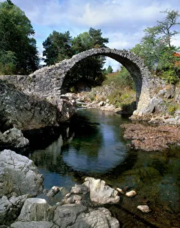 Great Britain National Parks Prints: Old Packhorse Bridge