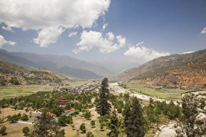 The Paro valley extends westward closer to the peaks that rise on the Tibetan border The Paro valley extends westward closer to the peaks that rise on the Tibetan border