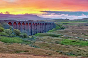 Pen-y-ghent and Ribblehead Viaduct on Settle to Carlisle Railway, Yorkshire Dales National Park, North Yorkshire Pen-y-ghent and Ribblehead Viaduct on Settle to Carlisle Railway, Yorkshire Dales National Park, North Yorkshire