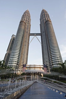 Petronas Towers, Kuala Lumpur, Malaysia, Southeast Asia, Asia Petronas Towers, Kuala Lumpur, Malaysia, Southeast Asia, Asia