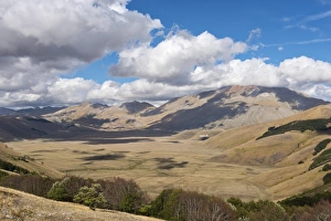 Piano Grande di Castelluccio di Norcia plateau in autumn, Sibillini Park, Umbria Piano Grande di Castelluccio di Norcia plateau in autumn, Sibillini Park, Umbria