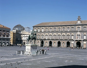 Campania Tourist Attractions Prints: Piazza del Plebiscito