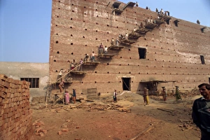 Primitive chain gang and scaffold near Bharatpur Primitive chain gang and scaffold near Bharatpur