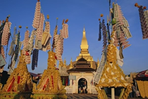 Pha That Luang Temple Prints: Psaat offerings