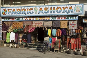 Traditional Rajasthani Clothing Prints: Rajasthani fabirc shops